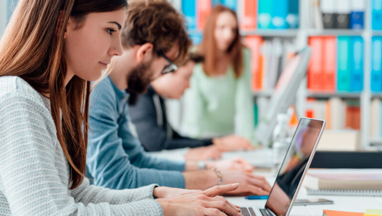 Becas Propias de las Comunidades Autónomas de España